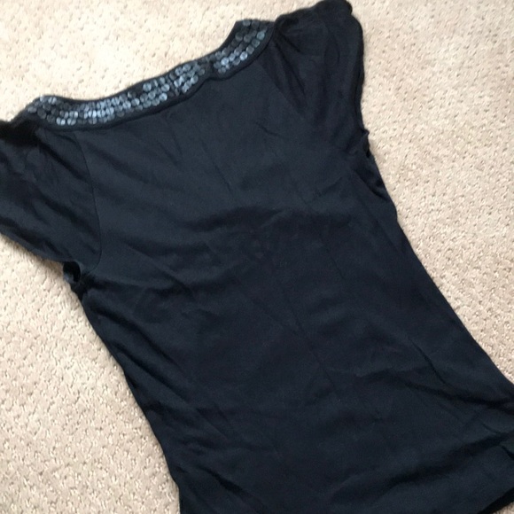 Express V-neck Top with Flutter Sleeves - Picture 4 of 5